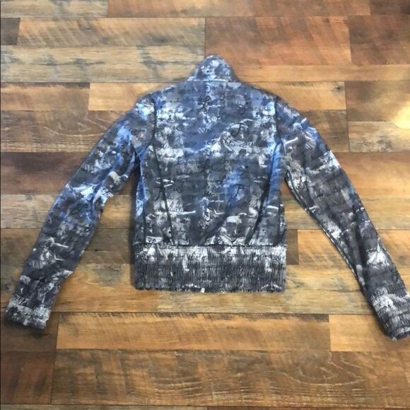 Lululemon jacket 2 (1325) - Picture 4 of 8